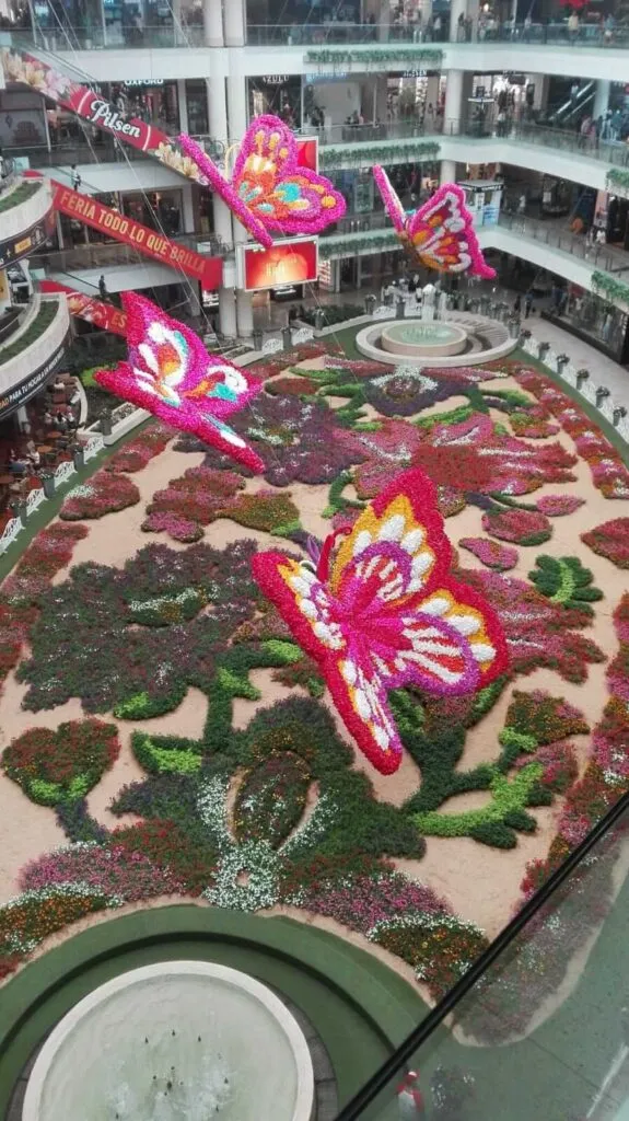 centro comercial santa fe medellin 575x1024