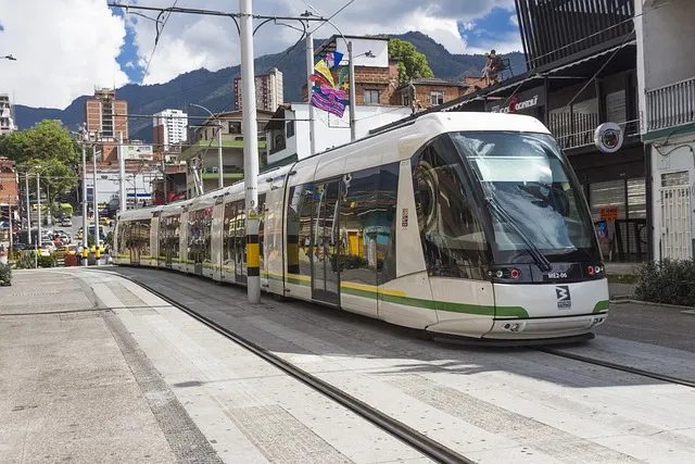 metro tranvia medellin