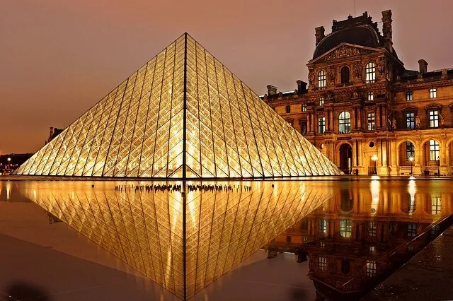 museo louvre francia