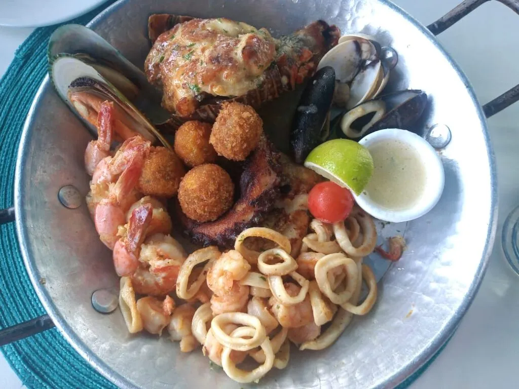 plato mariscos restaurante la regatta san andres colombia 1024x768