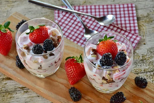 postre yogurth frutas
