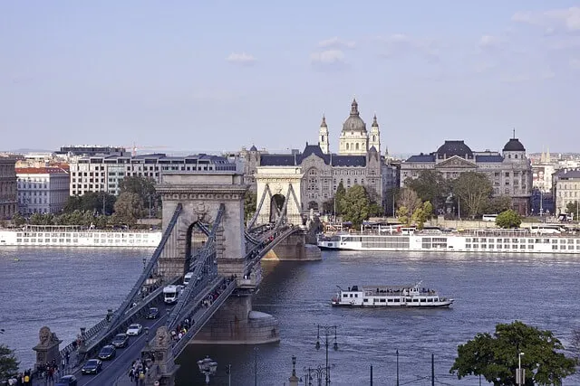 puente de las cadenas budapest hungria 1