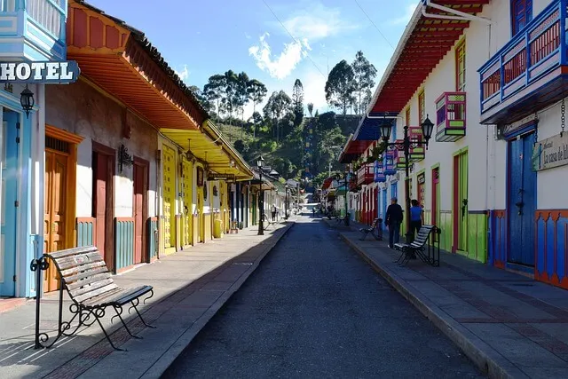 salento casas colores paisaje